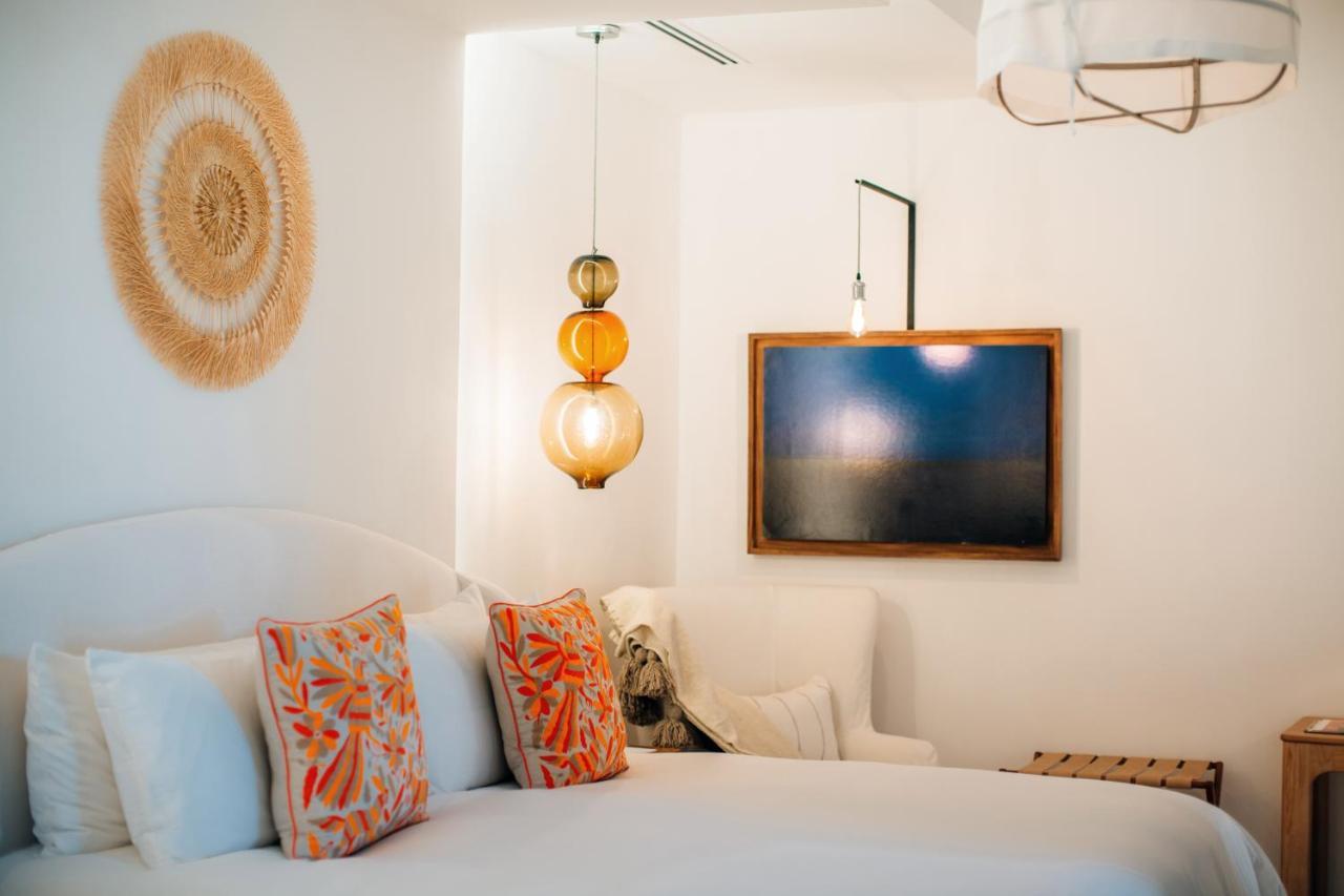 SUITE KING W or BATHTUB