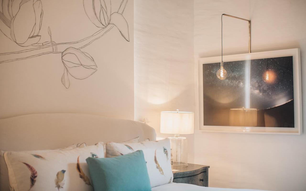 MASTER SUITE KING W or BATHTUB