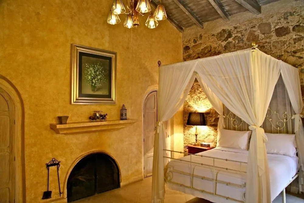 Antigua Villa Santa Monica-1