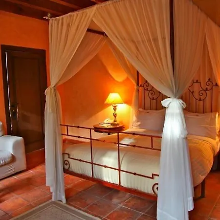 Antigua Villa Santa Monica-3